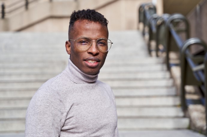 Топ чоловічих гольфів 2025: модні рішення для будь-якого випадку