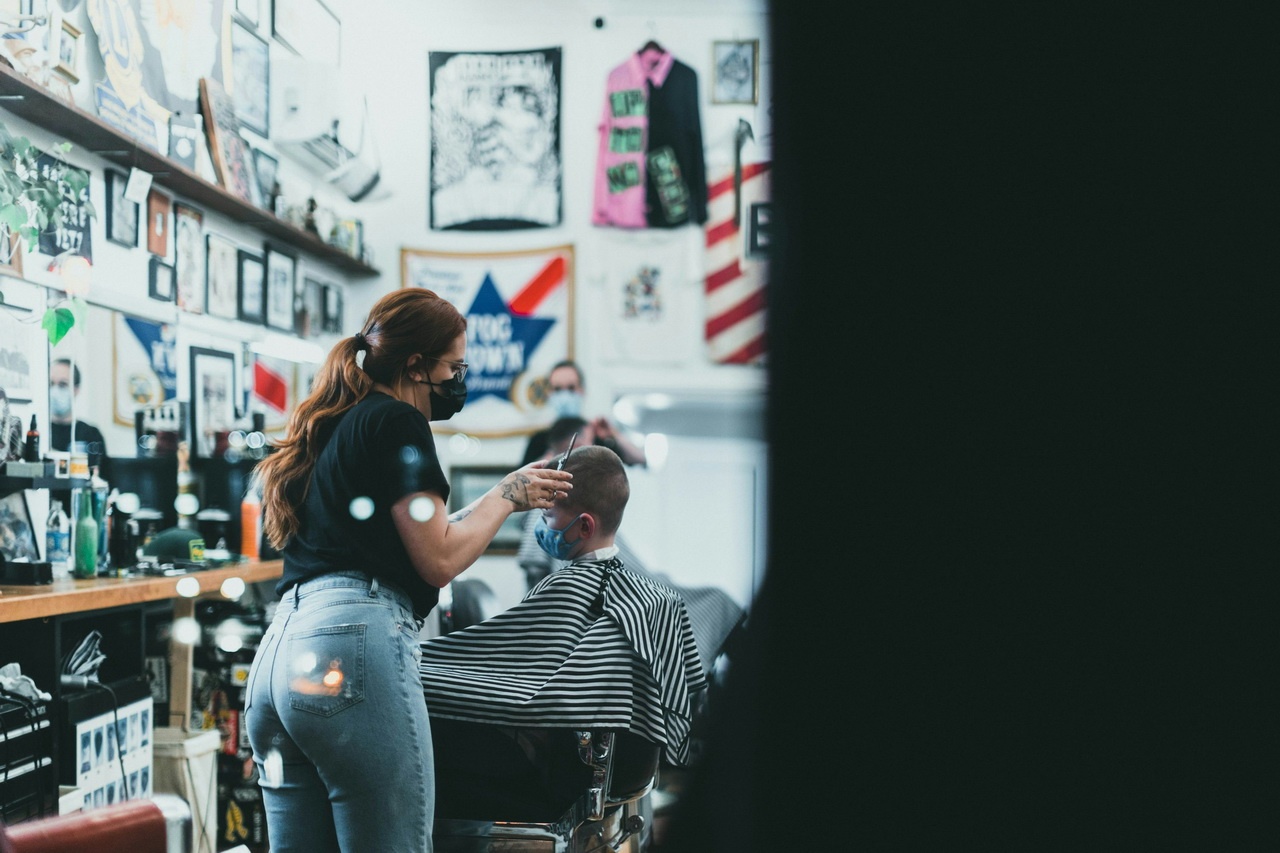 Как ухаживать за окрашенными волосами: главные правила