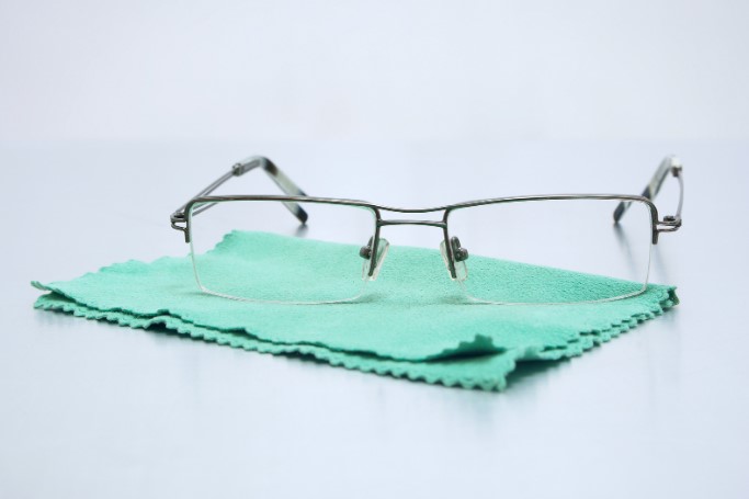 Какие виды салфеток для очков сейчас популярны