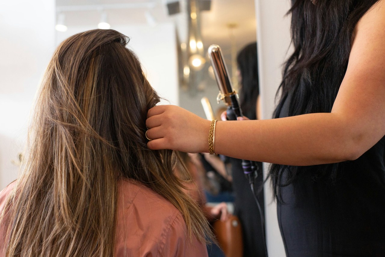 Самые частые вопросы о выпадении волос: причины и эффективные решения