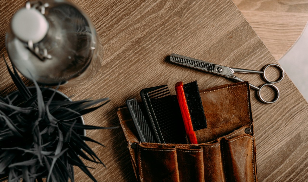 Новые тренды в мужских стрижках 2025 года: что актуально сейчас